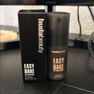 huda beauty Easy Bake Setting Spray  30 ml